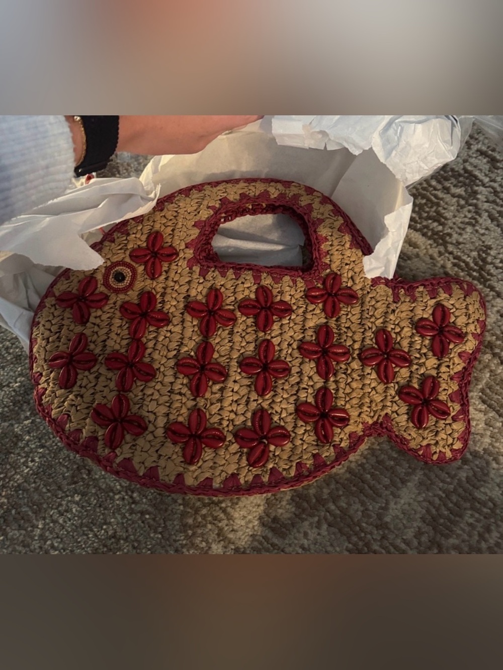 NWT Simon miller Woven Fish-Shaped Straw clutch with Red Embellishments - Picture 3 of 3